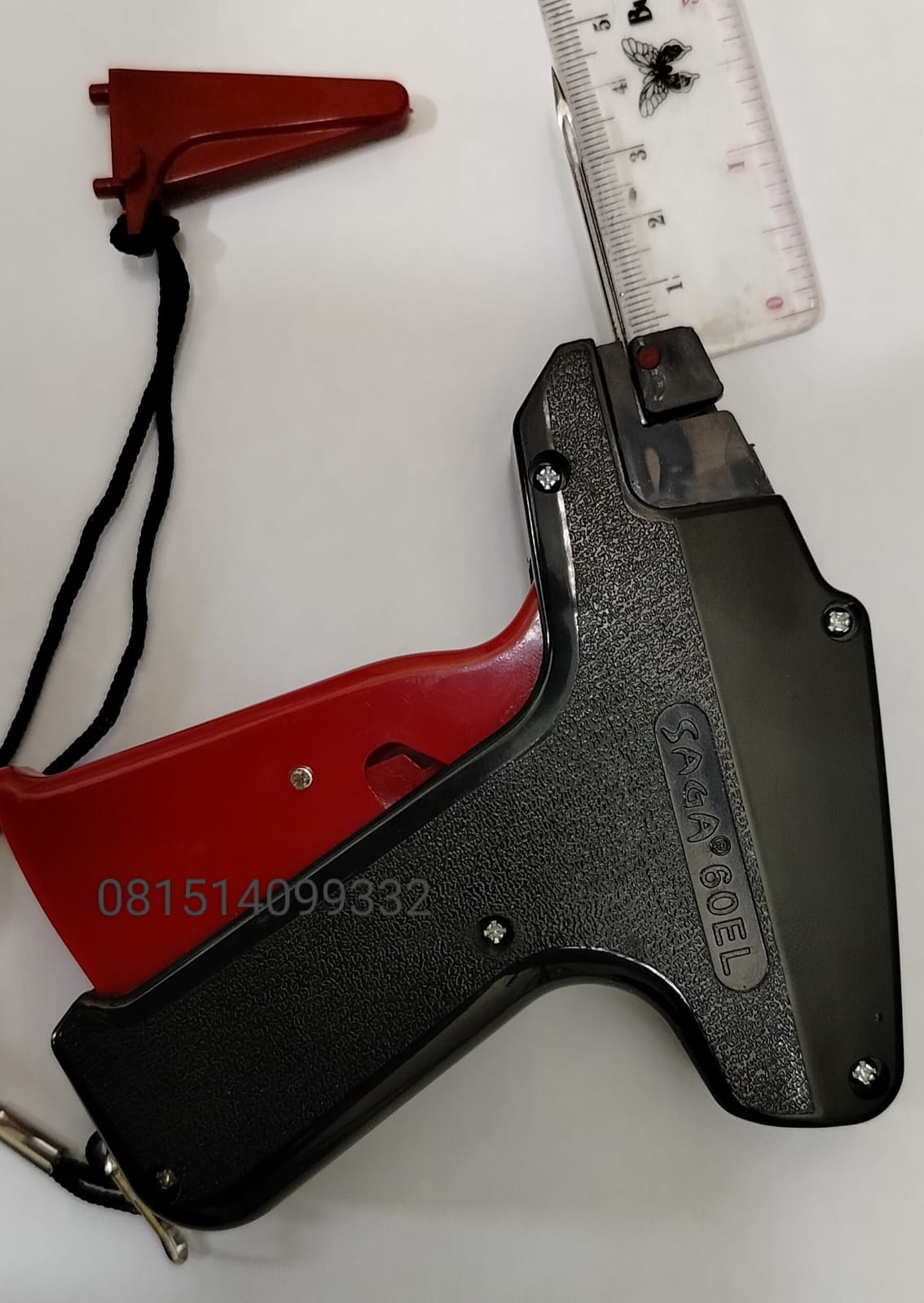 Read more about the article Tag Gun Jarum Extra Panjang – Solusi Tagging Profesional untuk Produk Tebal